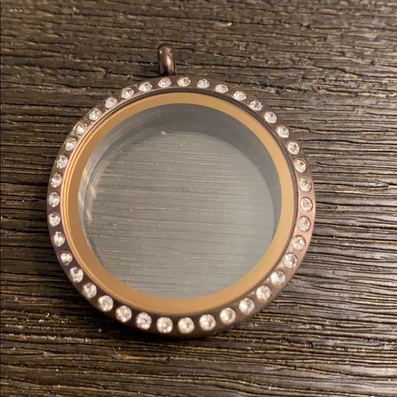 Jewelry - Picture 2 of 4